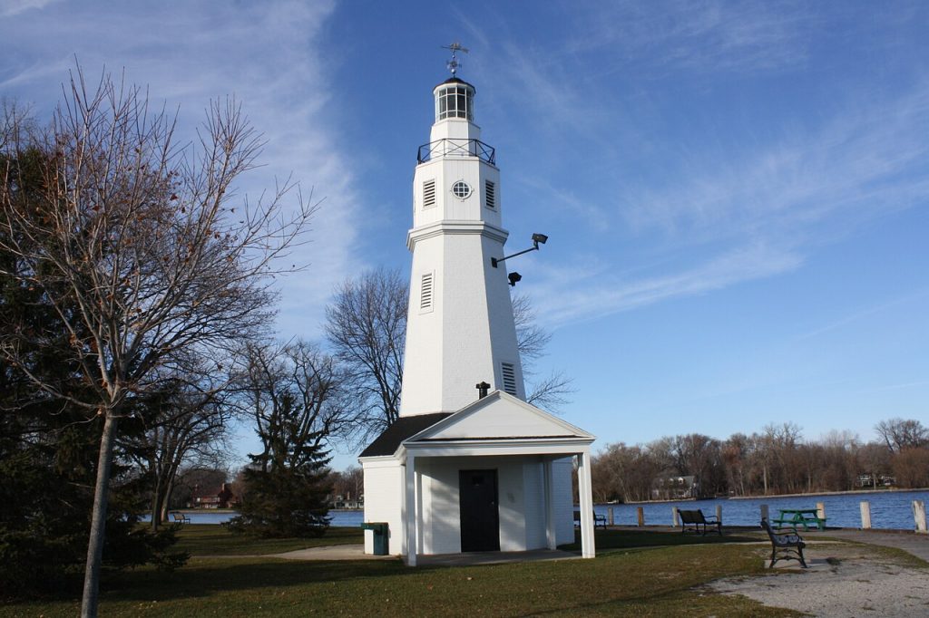Neenah lighthouse where the Fox River leaves Lake Winnebago
